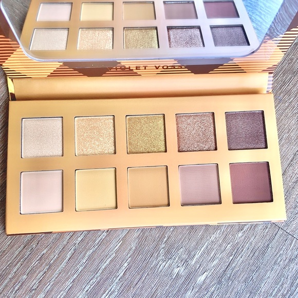 Violet Voss Golden Sunflower eye shadow - Picture 4 of 15